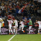 Imagen para el artículo titulado Un dron (y una bandera) causan el caos en el partido Serbia-Albania